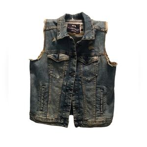 Silver sleeveless jacket